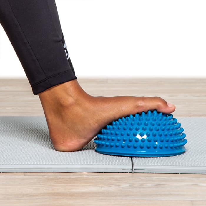 Bump-Stimulating-Balance-Pot-unstable-semisphere-hemisphere-self-massage-feet-foot-spikes-holistic-proprioception-balance