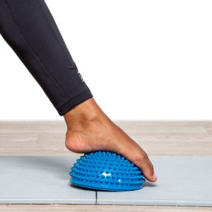 Bump-Stimulating-Balance-Pot-unstable-semisphere-hemisphere-self-massage-feet-foot-spikes-holistic-proprioception-balance
